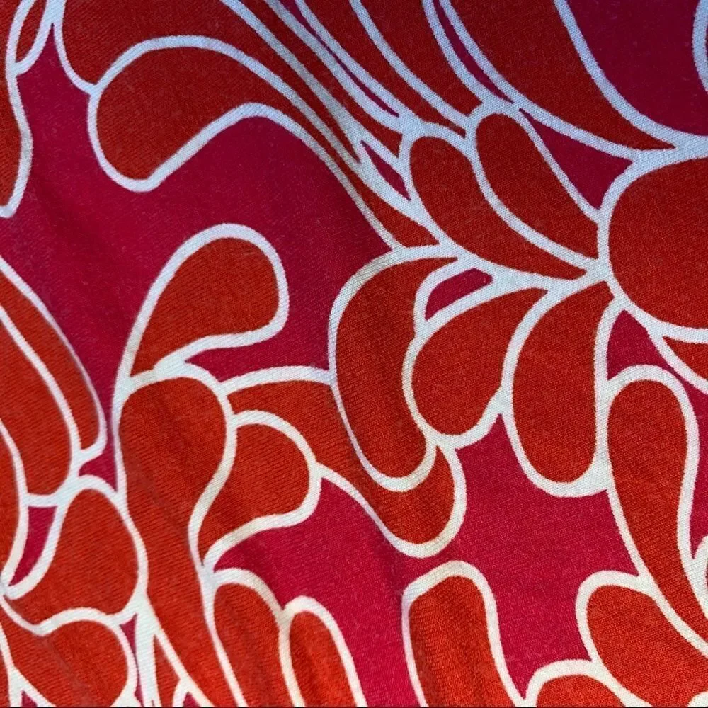 H&M Rayon two tone red/pink + white outlined flowers sz 10 + summer + casual